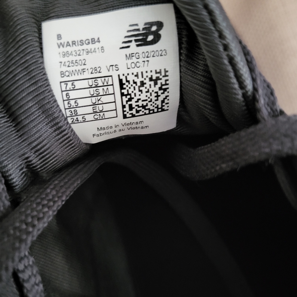 Womem's New Balance Fresh Foam Arishi v4 GORE-TEX Shoes - Picture 15 of 15